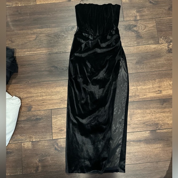 Bardot Everlasting Midi Dress - Picture 2 of 6